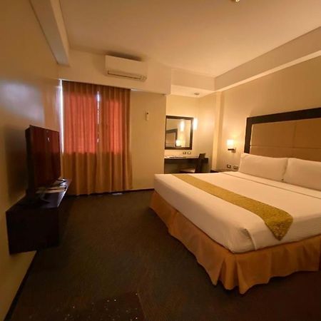 Mallberry Suites Business Hotel Кагаян де Оро Екстериор снимка