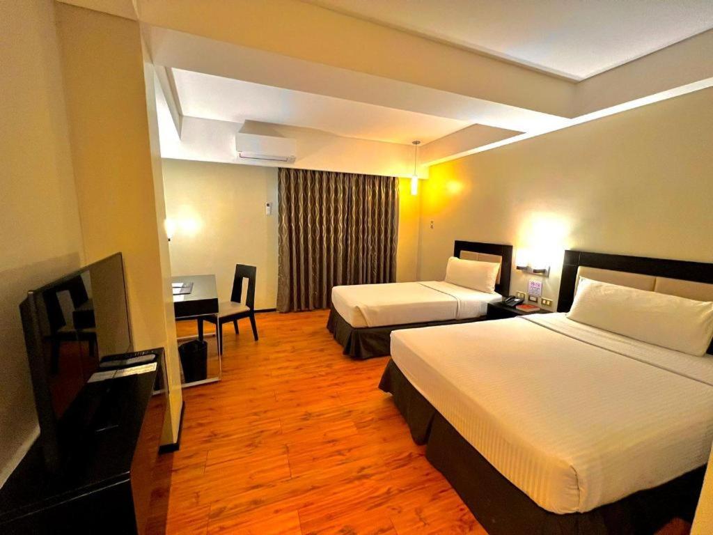 Mallberry Suites Business Hotel Кагаян де Оро Екстериор снимка