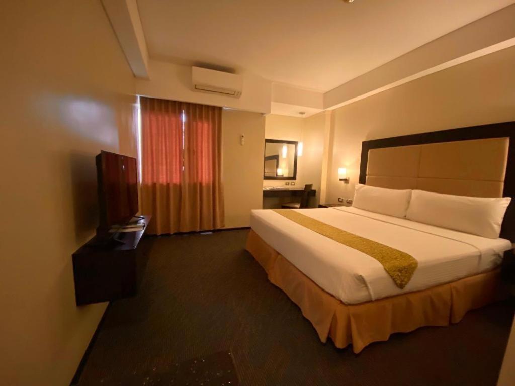 Mallberry Suites Business Hotel Кагаян де Оро Екстериор снимка