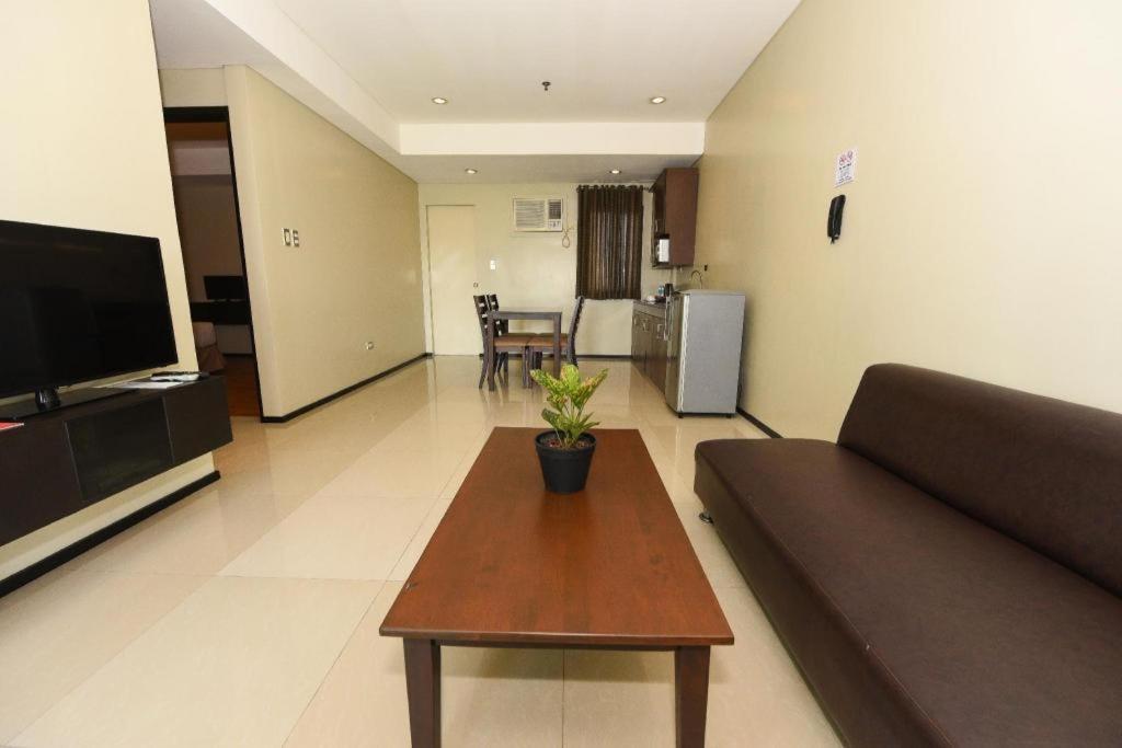 Mallberry Suites Business Hotel Кагаян де Оро Екстериор снимка