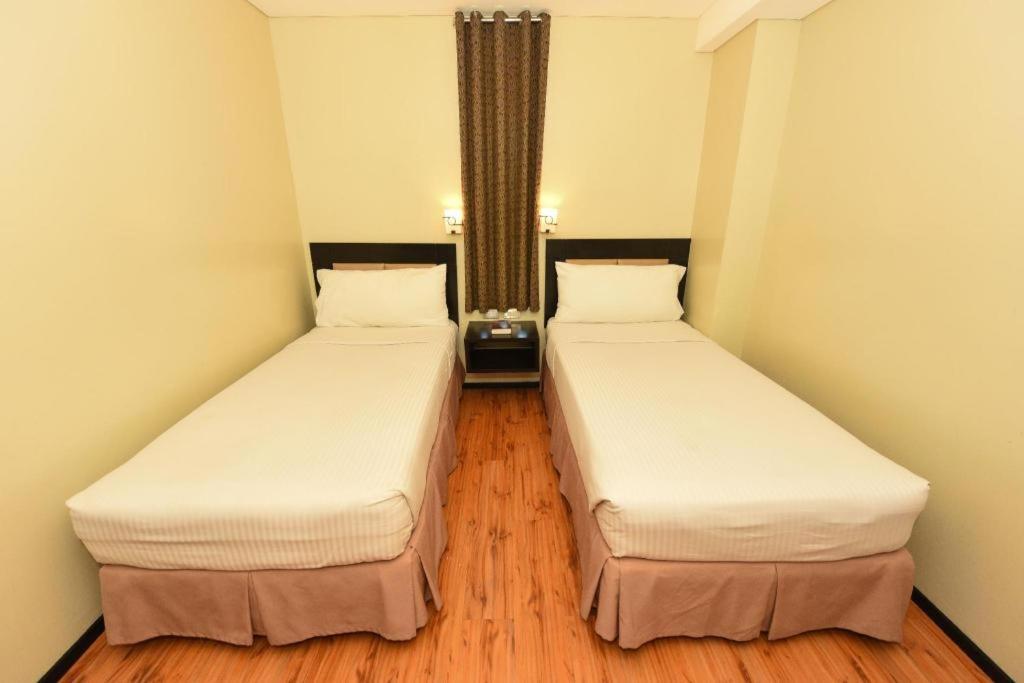 Mallberry Suites Business Hotel Кагаян де Оро Екстериор снимка