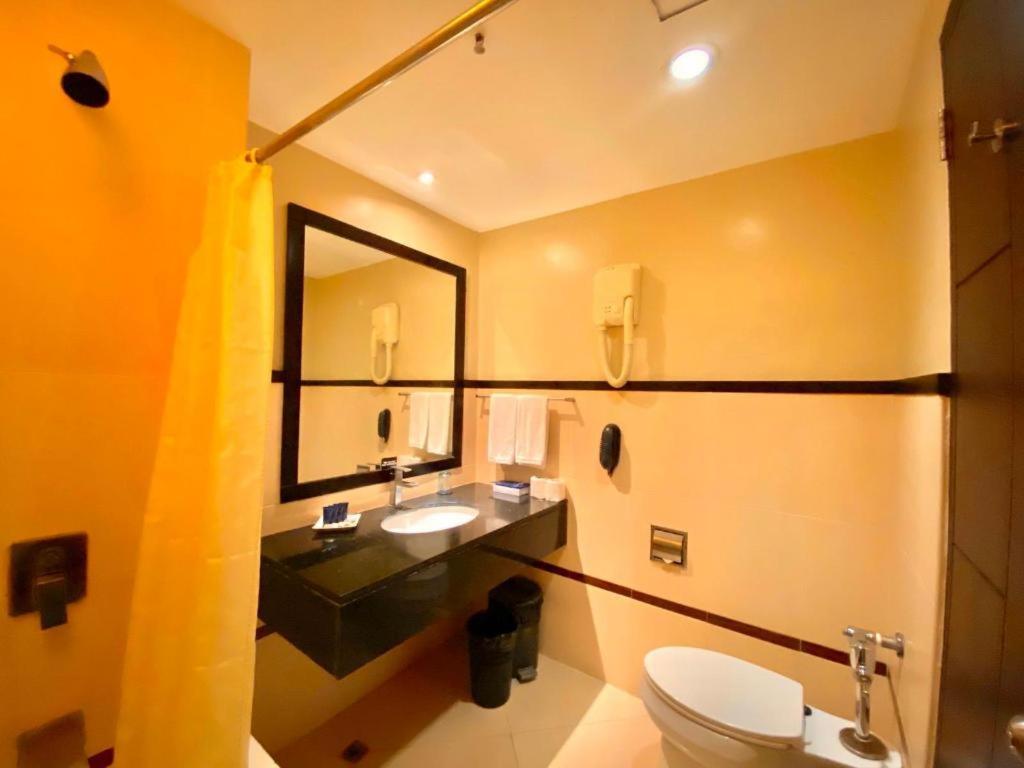 Mallberry Suites Business Hotel Кагаян де Оро Екстериор снимка