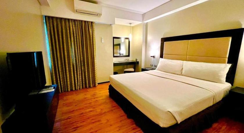 Mallberry Suites Business Hotel Кагаян де Оро Екстериор снимка