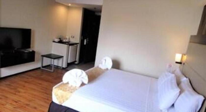 Mallberry Suites Business Hotel Кагаян де Оро Екстериор снимка