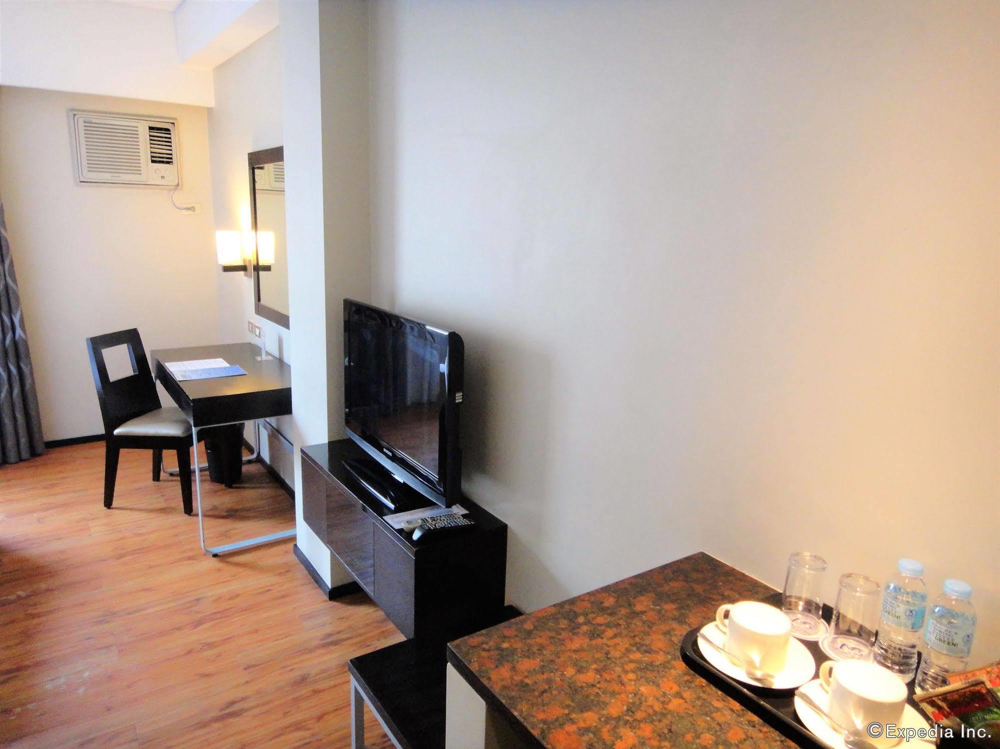 Mallberry Suites Business Hotel Кагаян де Оро Екстериор снимка