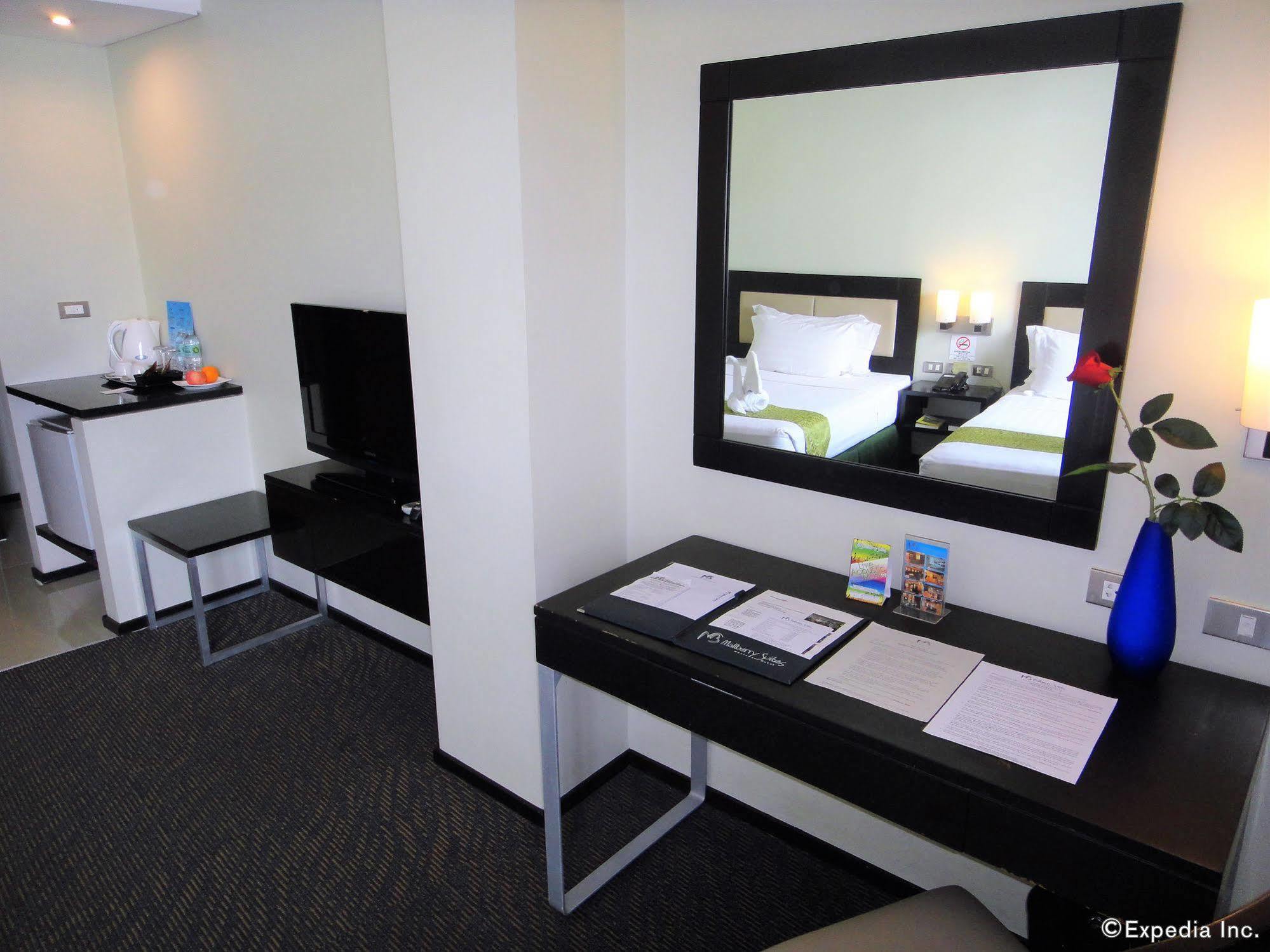 Mallberry Suites Business Hotel Кагаян де Оро Екстериор снимка