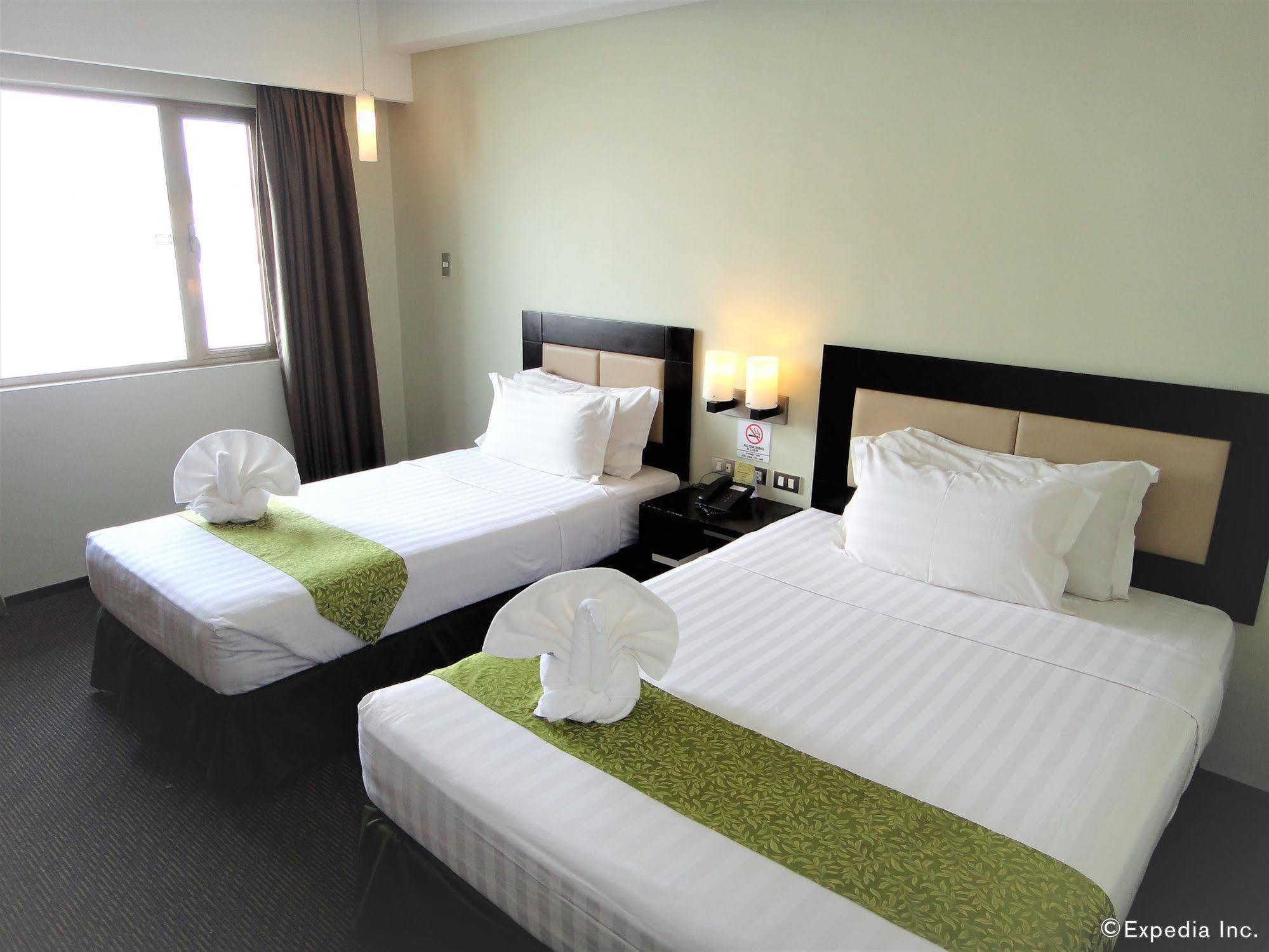 Mallberry Suites Business Hotel Кагаян де Оро Екстериор снимка