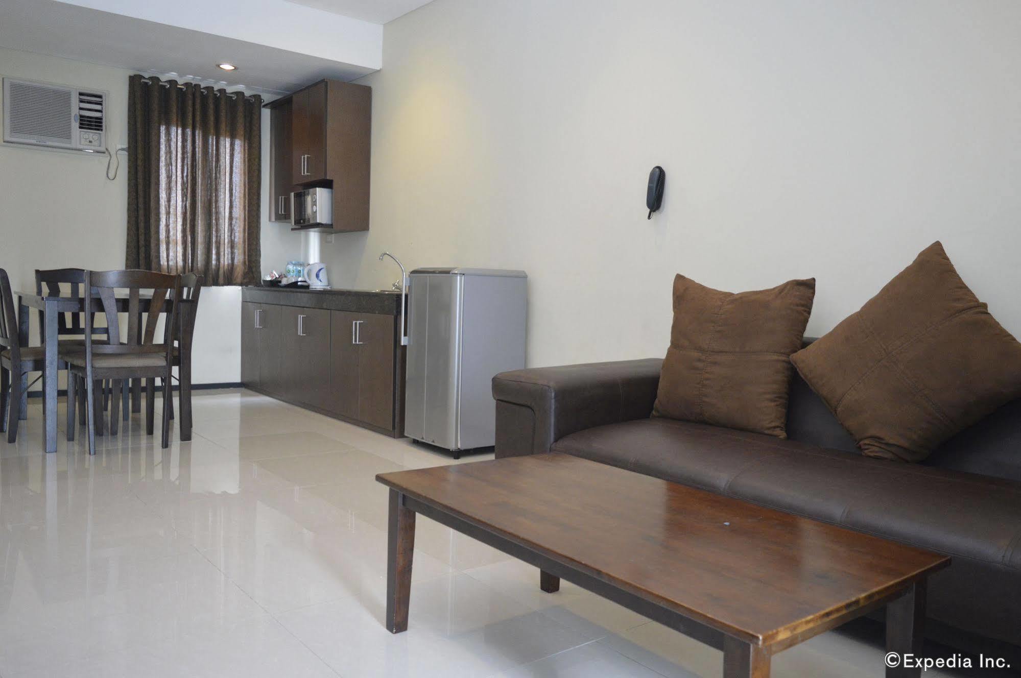 Mallberry Suites Business Hotel Кагаян де Оро Екстериор снимка