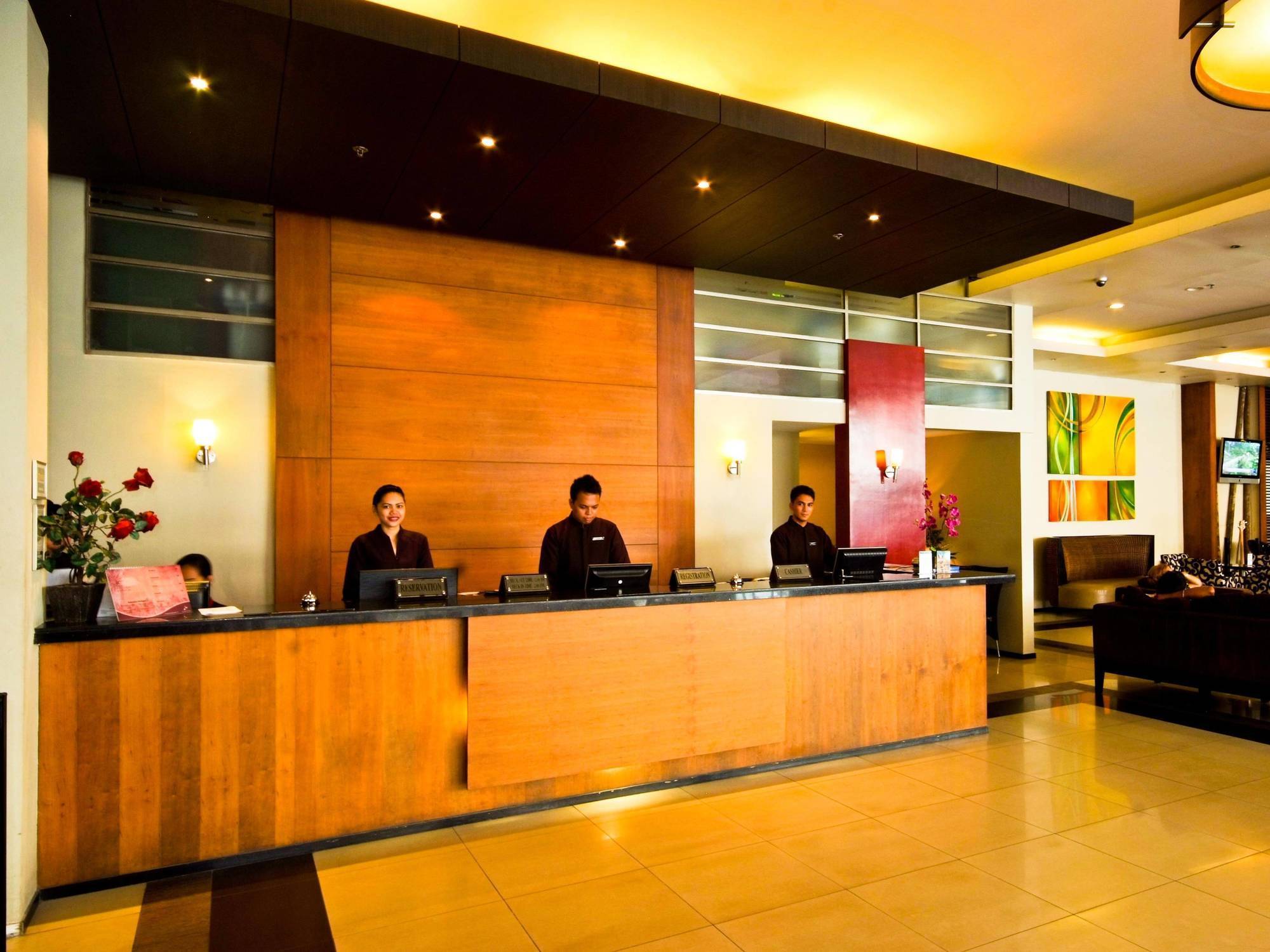 Mallberry Suites Business Hotel Кагаян де Оро Екстериор снимка